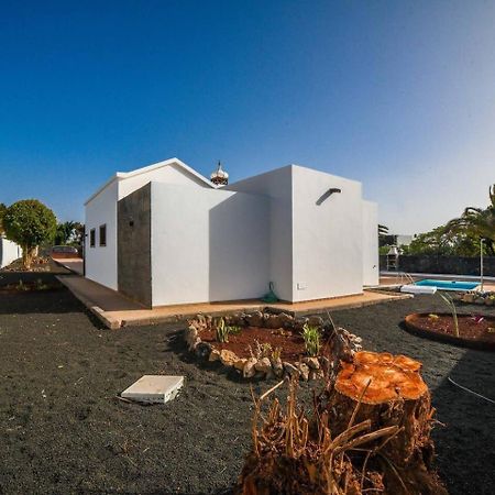 Agradable Y Familiar Con Piscina Casa Inima Vila Playa Blanca  Exterior foto
