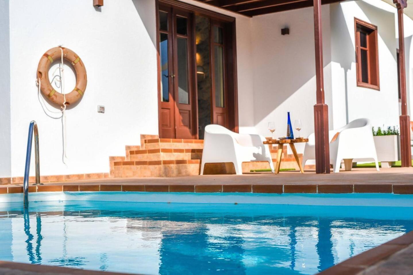 Agradable Y Familiar Con Piscina Casa Inima Vila Playa Blanca  Exterior foto