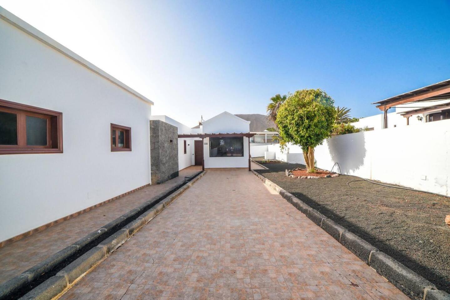 Agradable Y Familiar Con Piscina Casa Inima Vila Playa Blanca  Exterior foto