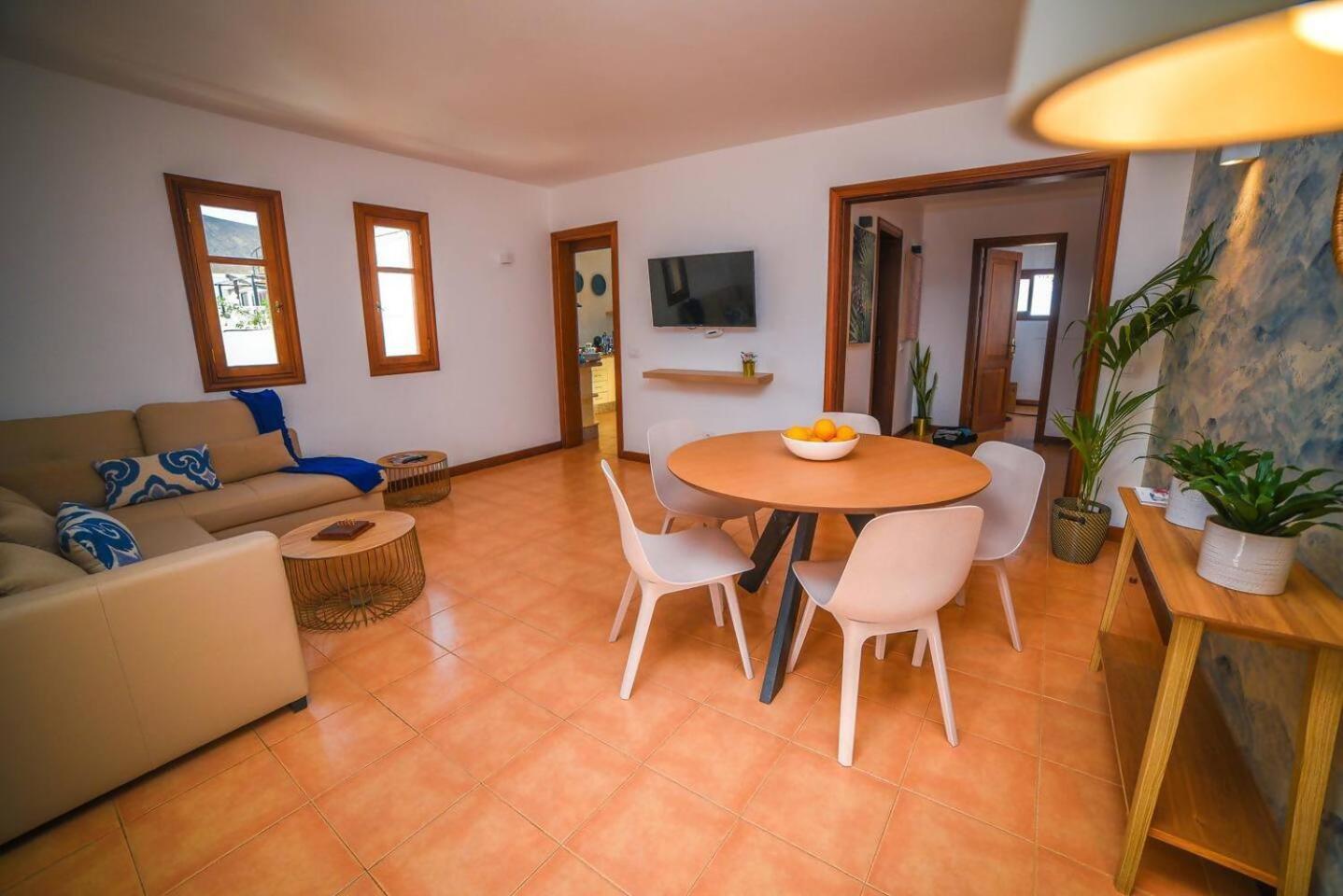 Agradable Y Familiar Con Piscina Casa Inima Vila Playa Blanca  Exterior foto