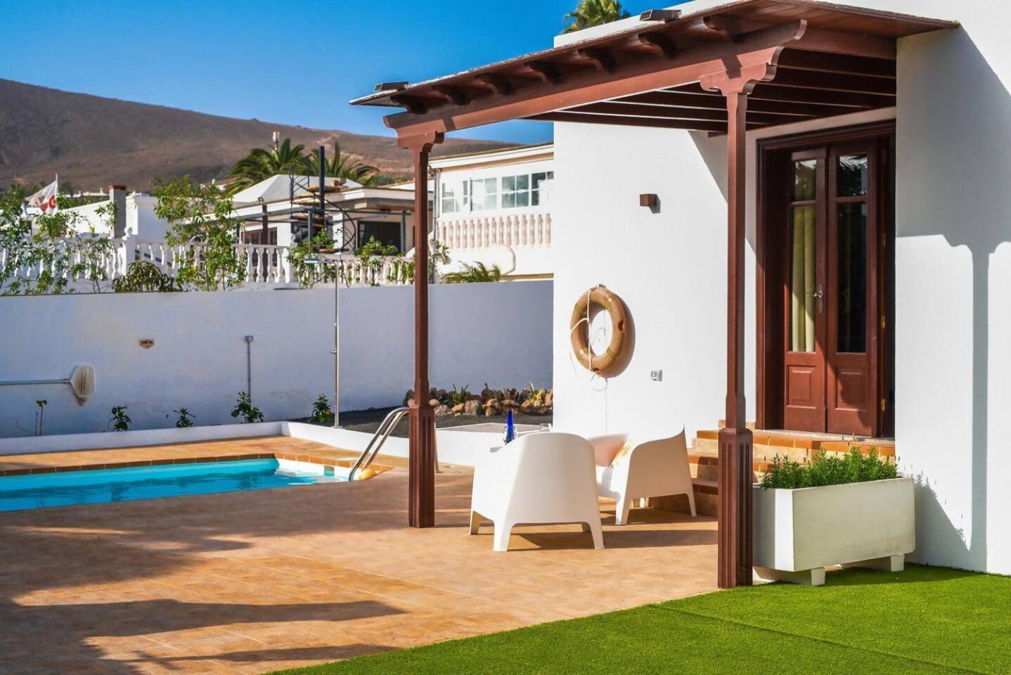 Agradable Y Familiar Con Piscina Casa Inima Vila Playa Blanca  Exterior foto